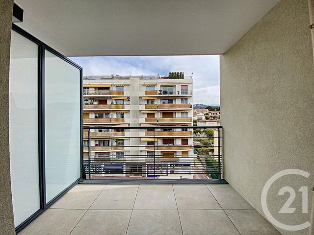 Appartement F1 à louer - 1 pièce - 30.52 m2 - LE CANNET - 06 - PROVENCE-ALPES-COTE-D-AZUR - Century 21 Adhère Transactions