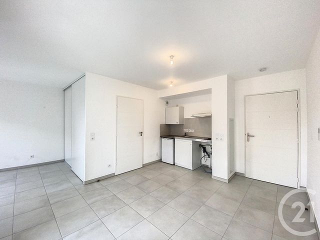 Appartement F1 à louer - 1 pièce - 30.52 m2 - LE CANNET - 06 - PROVENCE-ALPES-COTE-D-AZUR - Century 21 Adhère Transactions