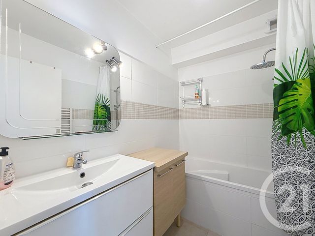 Appartement F2 à louer - 2 pièces - 52.6 m2 - ANTIBES - 06 - PROVENCE-ALPES-COTE-D-AZUR - Century 21 Adhère Transactions