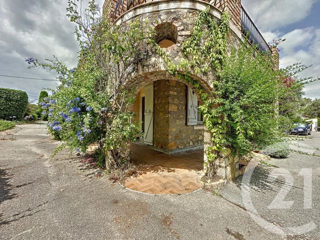 Appartement F1 à louer - 1 pièce - 56.55 m2 - MOUGINS - 06 - PROVENCE-ALPES-COTE-D-AZUR - Century 21 Adhère Transactions