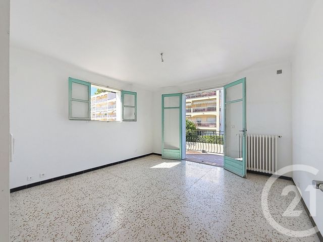 Appartement F3 à louer - 3 pièces - 70.76 m2 - LE CANNET - 06 - PROVENCE-ALPES-COTE-D-AZUR - Century 21 Adhère Transactions