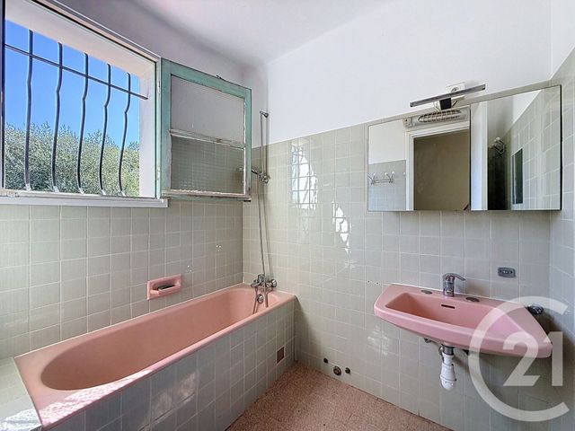 Appartement F3 à louer - 3 pièces - 70.76 m2 - LE CANNET - 06 - PROVENCE-ALPES-COTE-D-AZUR - Century 21 Adhère Transactions