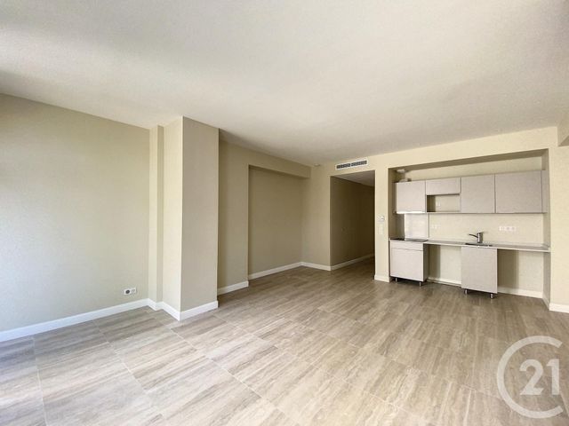 Appartement F2 à louer - 2 pièces - 42.0 m2 - CANNES - 06 - PROVENCE-ALPES-COTE-D-AZUR - Century 21 Adhère Transactions