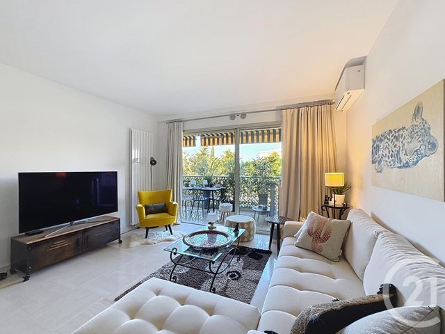 Appartement F2 à vendre - 2 pièces - 56.0 m2 - CANNES - 06 - PROVENCE-ALPES-COTE-D-AZUR - Century 21 Adhère Transactions