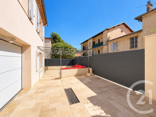 maison à louer - 4 pièces - 135.0 m2 - LE CANNET - 06 - PROVENCE-ALPES-COTE-D-AZUR - Century 21 Adhère Transactions