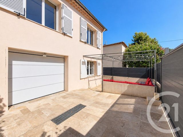 maison à louer - 4 pièces - 135.0 m2 - LE CANNET - 06 - PROVENCE-ALPES-COTE-D-AZUR - Century 21 Adhère Transactions