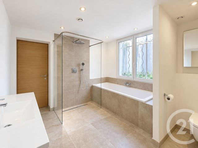 maison à louer - 4 pièces - 135.0 m2 - LE CANNET - 06 - PROVENCE-ALPES-COTE-D-AZUR - Century 21 Adhère Transactions
