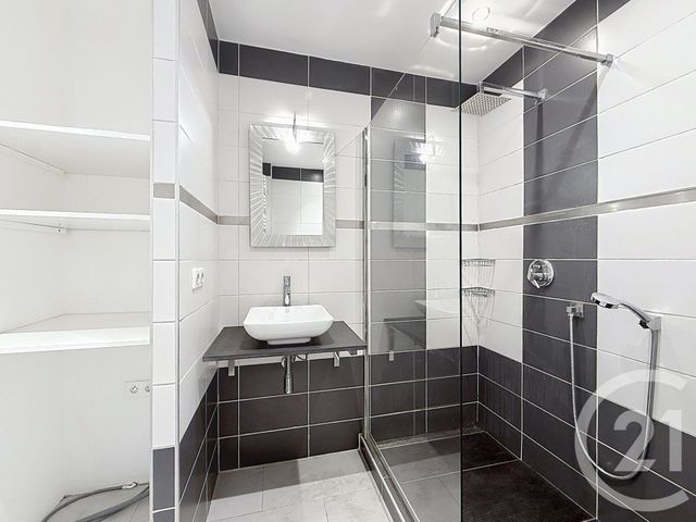 Appartement F2 à louer - 2 pièces - 36.3 m2 - VENCE - 06 - PROVENCE-ALPES-COTE-D-AZUR - Century 21 Adhère Transactions