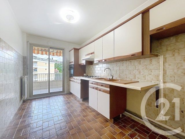 Appartement F4 à louer - 4 pièces - 77.44 m2 - GRASSE - 06 - PROVENCE-ALPES-COTE-D-AZUR - Century 21 Adhère Transactions