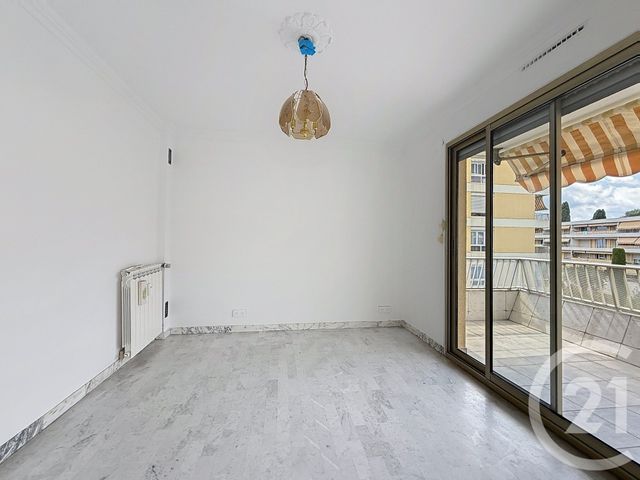 Appartement F4 à louer - 4 pièces - 77.44 m2 - GRASSE - 06 - PROVENCE-ALPES-COTE-D-AZUR - Century 21 Adhère Transactions