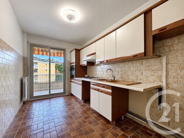 Appartement F4 à louer - 4 pièces - 77.44 m2 - GRASSE - 06 - PROVENCE-ALPES-COTE-D-AZUR - Century 21 Adhère Transactions