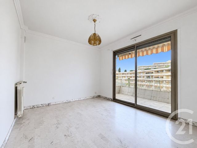 Appartement F4 à louer - 4 pièces - 77.44 m2 - GRASSE - 06 - PROVENCE-ALPES-COTE-D-AZUR - Century 21 Adhère Transactions