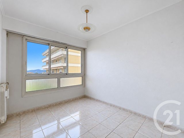 Appartement F4 à louer - 4 pièces - 77.44 m2 - GRASSE - 06 - PROVENCE-ALPES-COTE-D-AZUR - Century 21 Adhère Transactions