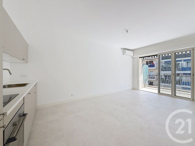 Appartement F3 à louer - 3 pièces - 54.01 m2 - LE CANNET - 06 - PROVENCE-ALPES-COTE-D-AZUR - Century 21 Adhère Transactions