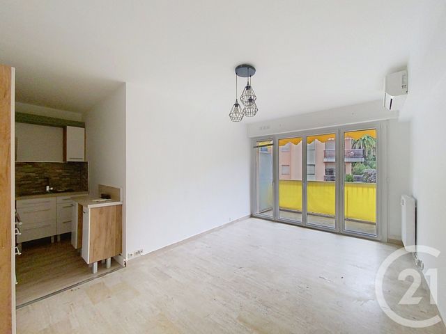 Appartement F2 à louer - 2 pièces - 50.01 m2 - CANNES - 06 - PROVENCE-ALPES-COTE-D-AZUR - Century 21 Adhère Transactions