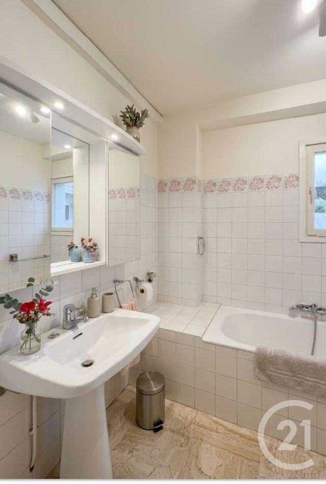 Appartement F3 à vendre - 3 pièces - 67.37 m2 - CANNES - 06 - PROVENCE-ALPES-COTE-D-AZUR - Century 21 Adhère Transactions