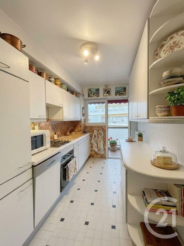 Appartement F3 à vendre - 3 pièces - 67.37 m2 - CANNES - 06 - PROVENCE-ALPES-COTE-D-AZUR - Century 21 Adhère Transactions