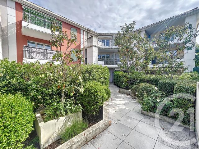 Appartement F2 à louer - 2 pièces - 54.93 m2 - LE ROURET - 06 - PROVENCE-ALPES-COTE-D-AZUR - Century 21 Adhère Transactions