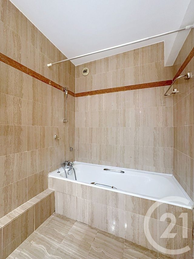 Appartement F3 à vendre - 3 pièces - 79.9 m2 - CANNES - 06 - PROVENCE-ALPES-COTE-D-AZUR - Century 21 Adhère Transactions