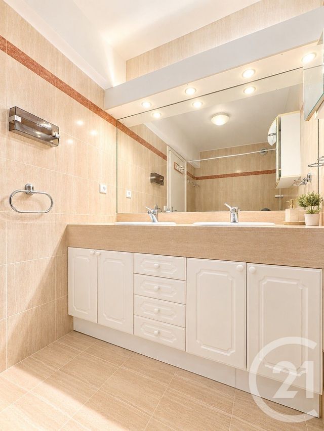 Appartement F3 à vendre - 3 pièces - 79.9 m2 - CANNES - 06 - PROVENCE-ALPES-COTE-D-AZUR - Century 21 Adhère Transactions