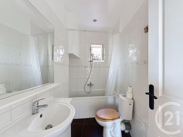 Appartement F3 à louer - 3 pièces - 68.85 m2 - GRASSE - 06 - PROVENCE-ALPES-COTE-D-AZUR - Century 21 Adhère Transactions