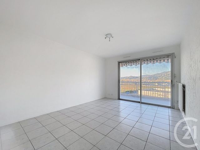 Appartement F1 à louer - 1 pièce - 30.37 m2 - CANNES LA BOCCA - 06 - PROVENCE-ALPES-COTE-D-AZUR - Century 21 Adhère Transactions