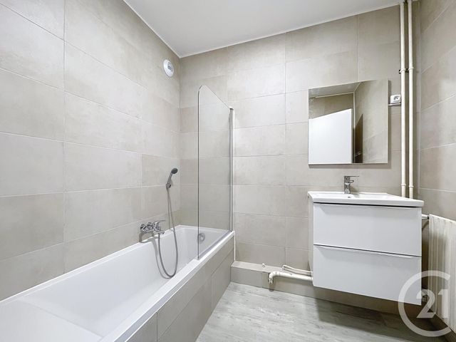 Appartement F1 à louer - 1 pièce - 30.37 m2 - CANNES LA BOCCA - 06 - PROVENCE-ALPES-COTE-D-AZUR - Century 21 Adhère Transactions