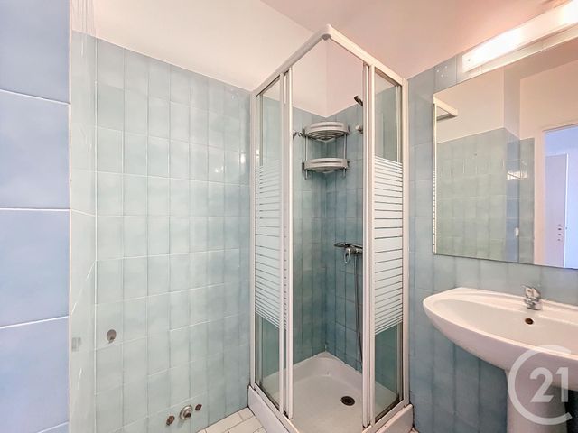 maison à louer - 4 pièces - 95.03 m2 - LA ROQUETTE SUR SIAGNE - 06 - PROVENCE-ALPES-COTE-D-AZUR - Century 21 Adhère Transactions