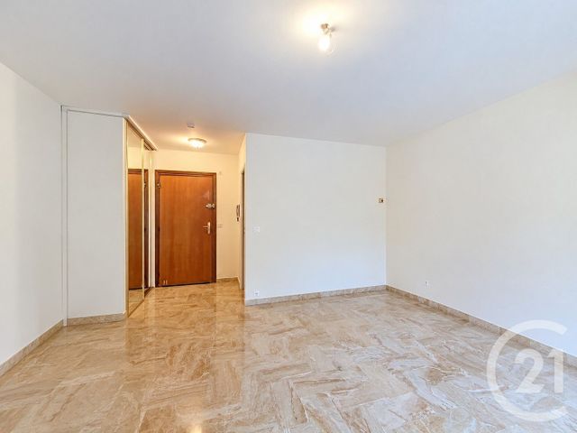 Appartement F1 à louer - 1 pièce - 25.0 m2 - MANDELIEU LA NAPOULE - 06 - PROVENCE-ALPES-COTE-D-AZUR - Century 21 Adhère Transactions