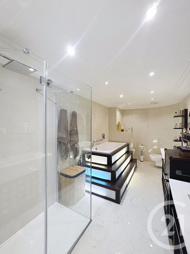 Appartement F4 à vendre - 4 pièces - 133.03 m2 - CANNES - 06 - PROVENCE-ALPES-COTE-D-AZUR - Century 21 Adhère Transactions