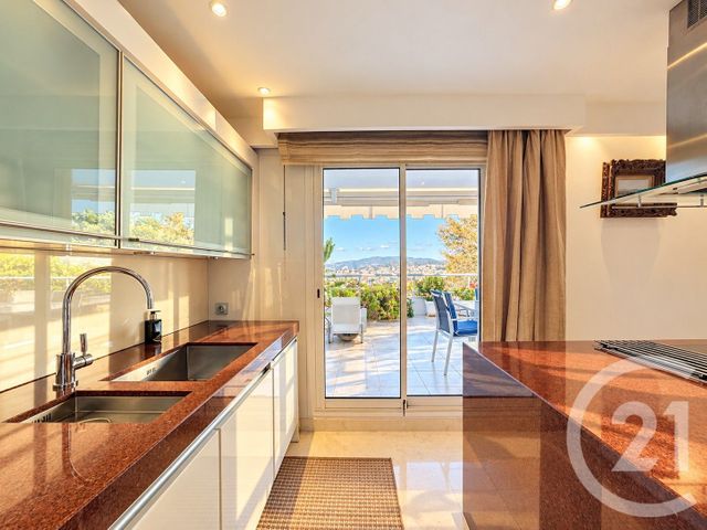 Appartement F4 à vendre - 4 pièces - 133.03 m2 - CANNES - 06 - PROVENCE-ALPES-COTE-D-AZUR - Century 21 Adhère Transactions