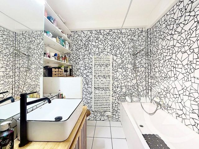 Appartement F2 à louer - 2 pièces - 49.32 m2 - GRASSE - 06 - PROVENCE-ALPES-COTE-D-AZUR - Century 21 Adhère Transactions