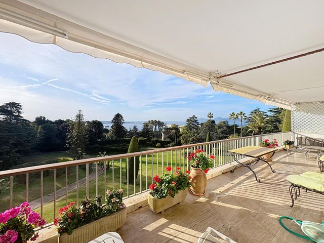 Appartement F3 à vendre - 3 pièces - 110.0 m2 - CANNES - 06 - PROVENCE-ALPES-COTE-D-AZUR - Century 21 Adhère Transactions