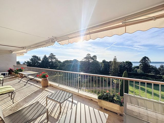 Appartement F3 à vendre - 3 pièces - 110.0 m2 - CANNES - 06 - PROVENCE-ALPES-COTE-D-AZUR - Century 21 Adhère Transactions