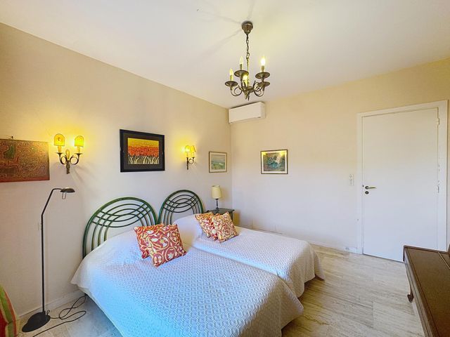 Appartement F3 à vendre - 3 pièces - 110.0 m2 - CANNES - 06 - PROVENCE-ALPES-COTE-D-AZUR - Century 21 Adhère Transactions