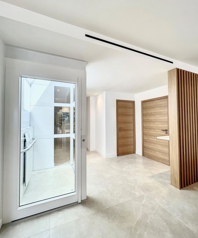 Afficher la photo en grand Appartement F4 à vendre - 4 pièces - 143.95 m2 - CANNES - 06 - PROVENCE-ALPES-COTE-D-AZUR - Century 21 Adhère Transactions