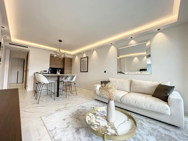 Appartement F3 à vendre - 3 pièces - 51.0 m2 - CANNES - 06 - PROVENCE-ALPES-COTE-D-AZUR - Century 21 Adhère Transactions