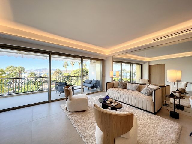 Appartement F4 à vendre - 4 pièces - 106.0 m2 - CANNES - 06 - PROVENCE-ALPES-COTE-D-AZUR - Century 21 Adhère Transactions