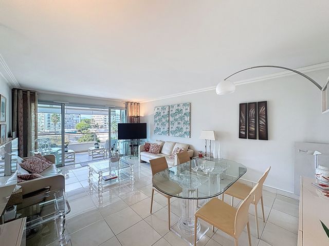 Appartement F3 à vendre - 3 pièces - 89.0 m2 - CANNES - 06 - PROVENCE-ALPES-COTE-D-AZUR - Century 21 Adhère Transactions
