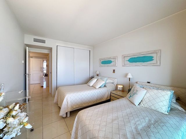 Appartement F3 à vendre - 3 pièces - 89.0 m2 - CANNES - 06 - PROVENCE-ALPES-COTE-D-AZUR - Century 21 Adhère Transactions