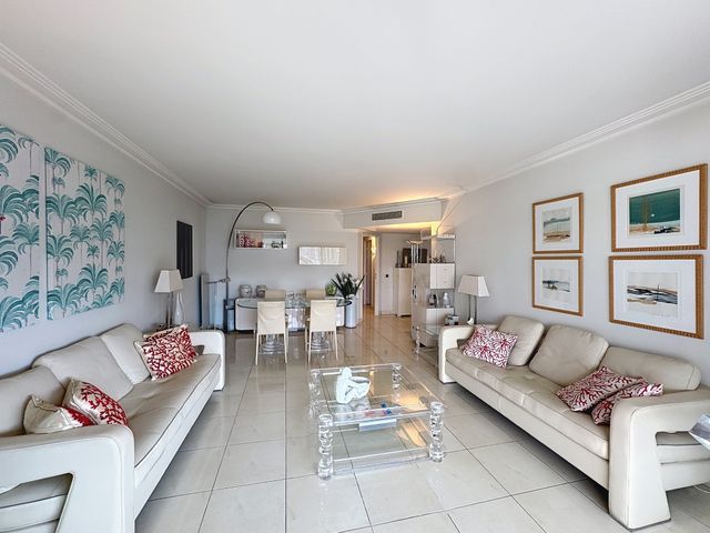 Appartement F3 à vendre - 3 pièces - 89.0 m2 - CANNES - 06 - PROVENCE-ALPES-COTE-D-AZUR - Century 21 Adhère Transactions