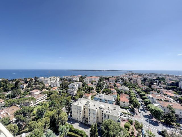 Appartement F3 à vendre - 3 pièces - 66.0 m2 - CANNES - 06 - PROVENCE-ALPES-COTE-D-AZUR - Century 21 Adhère Transactions