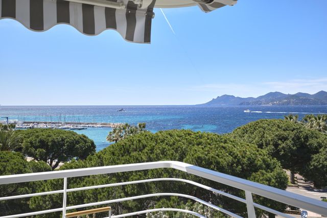 Appartement F4 à vendre - 4 pièces - 110.0 m2 - CANNES - 06 - PROVENCE-ALPES-COTE-D-AZUR - Century 21 Adhère Transactions