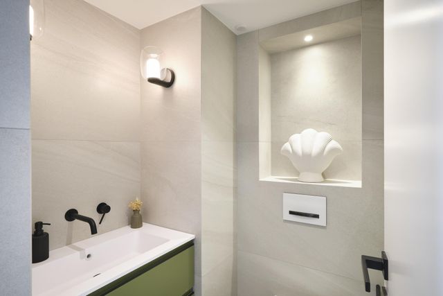 Appartement F4 à vendre - 4 pièces - 110.0 m2 - CANNES - 06 - PROVENCE-ALPES-COTE-D-AZUR - Century 21 Adhère Transactions