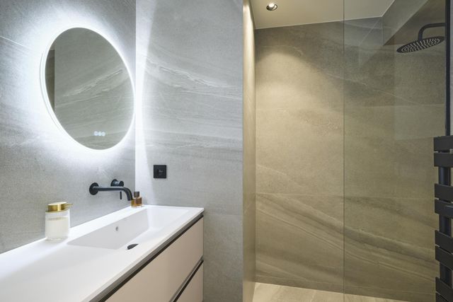 Appartement F4 à vendre - 4 pièces - 110.0 m2 - CANNES - 06 - PROVENCE-ALPES-COTE-D-AZUR - Century 21 Adhère Transactions