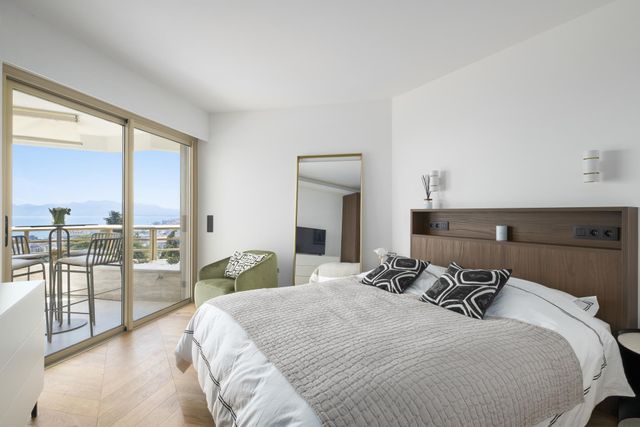 Appartement F4 à vendre - 4 pièces - 90.0 m2 - CANNES - 06 - PROVENCE-ALPES-COTE-D-AZUR - Century 21 Adhère Transactions