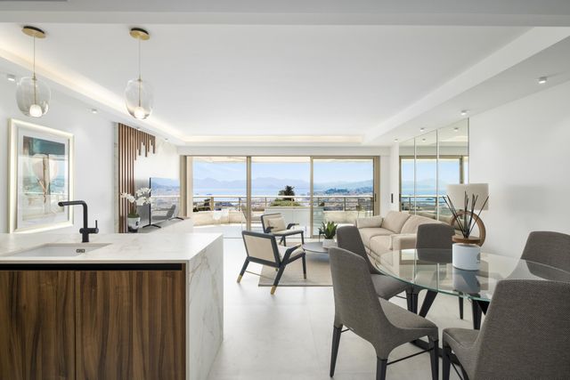 Appartement F4 à vendre - 4 pièces - 90.0 m2 - CANNES - 06 - PROVENCE-ALPES-COTE-D-AZUR - Century 21 Adhère Transactions
