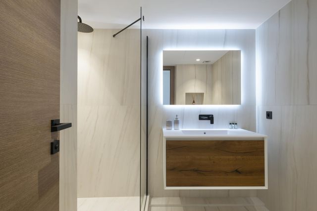 Appartement F4 à vendre - 4 pièces - 90.0 m2 - CANNES - 06 - PROVENCE-ALPES-COTE-D-AZUR - Century 21 Adhère Transactions