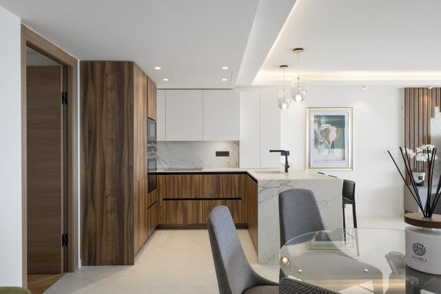 Appartement F4 à vendre - 4 pièces - 90.0 m2 - CANNES - 06 - PROVENCE-ALPES-COTE-D-AZUR - Century 21 Adhère Transactions