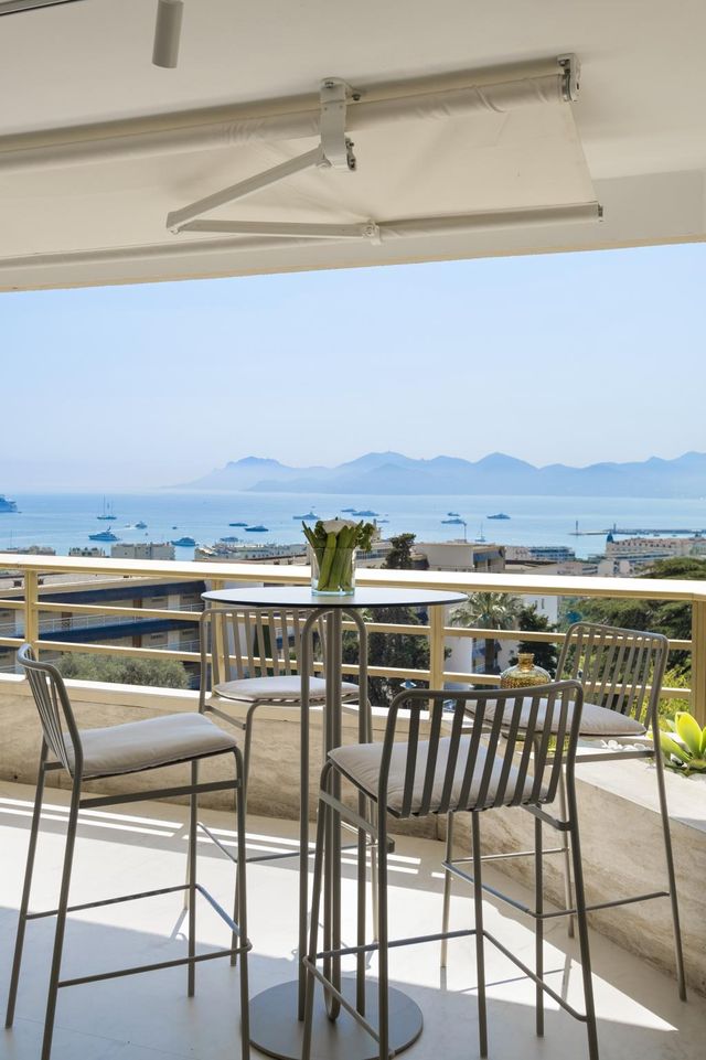 Appartement F4 à vendre - 4 pièces - 90.0 m2 - CANNES - 06 - PROVENCE-ALPES-COTE-D-AZUR - Century 21 Adhère Transactions